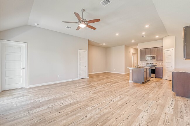 Building Photo - 2611 Westward Hl Dr