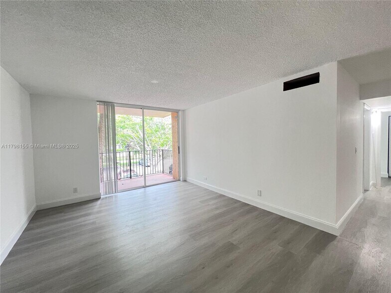 Building Photo - 10733 Cleary Blvd