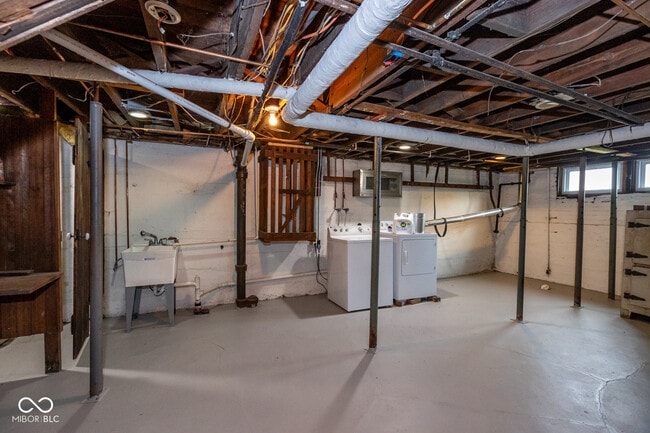 Building Photo - 1457 Fairfield Ave