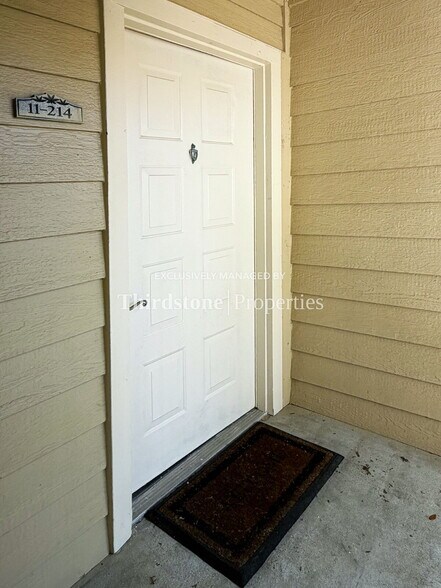 Building Photo - 11 Arbor Club Dr