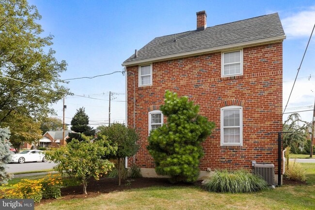 Building Photo - 502 Wayne Ave