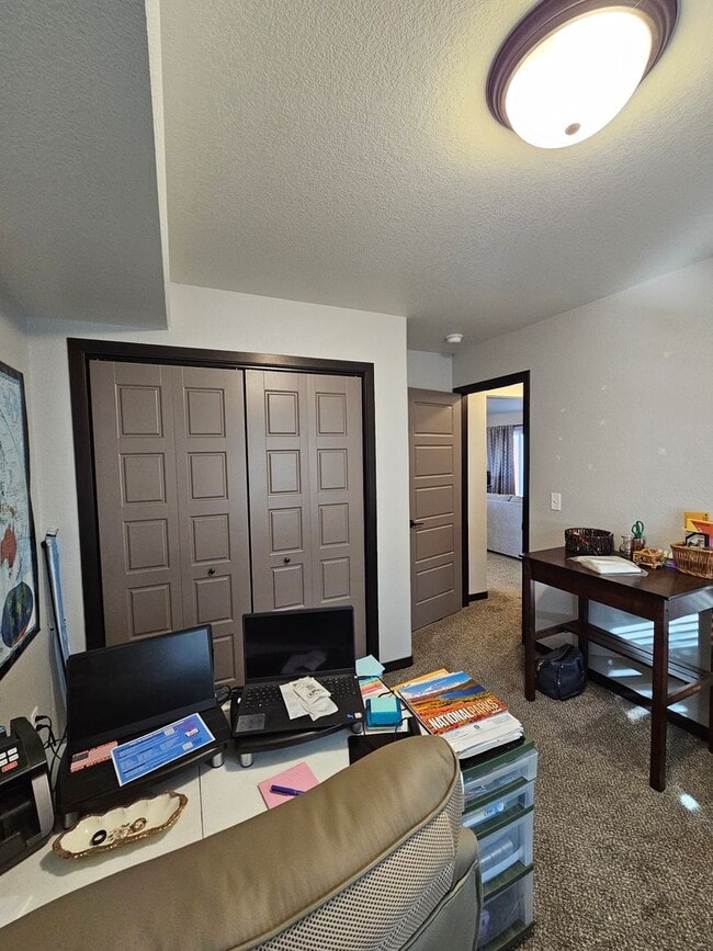 Building Photo - 4 BED | 2 BATH | DOUBLE GARAGE | RAPID VALLEY