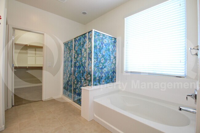 Building Photo - 10169 W Los Gatos Dr