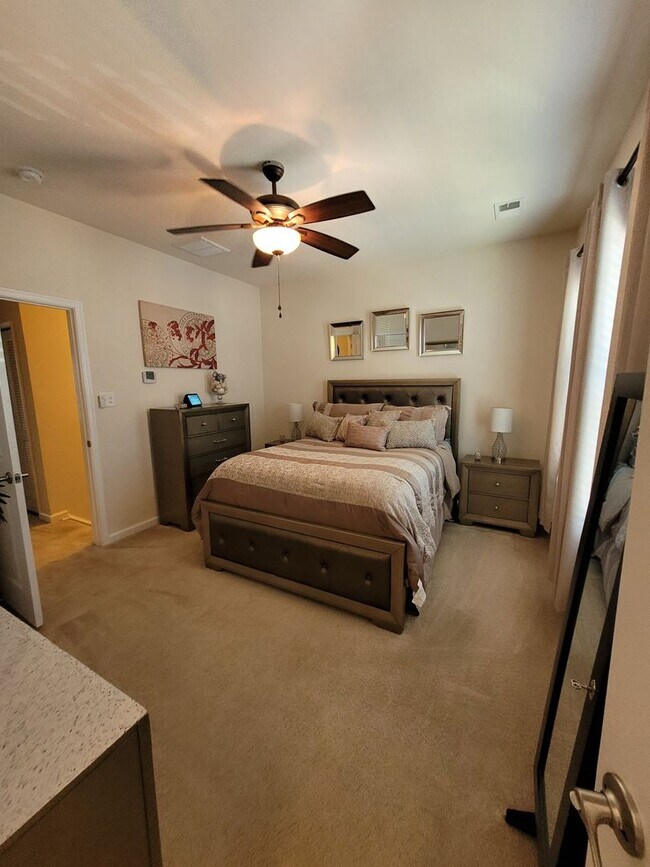 Building Photo - 7508 Luminary Dr