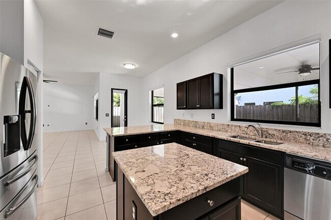 Building Photo - 25241 SW 118th Ave