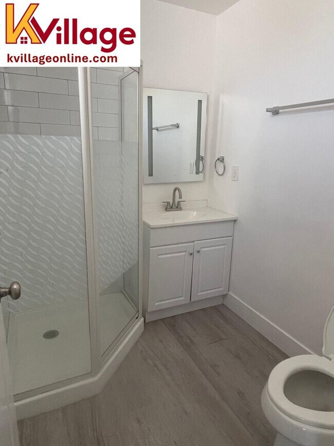 Building Photo - Affordable Bedroom and Bathroom near USC