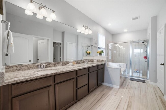 Building Photo - 1461 Clear Brook Pl