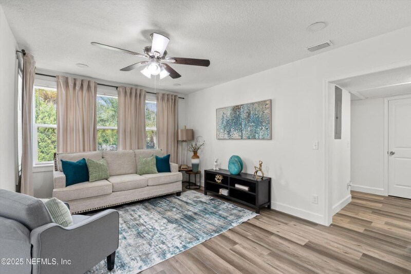 Building Photo - 805 Garth Ave