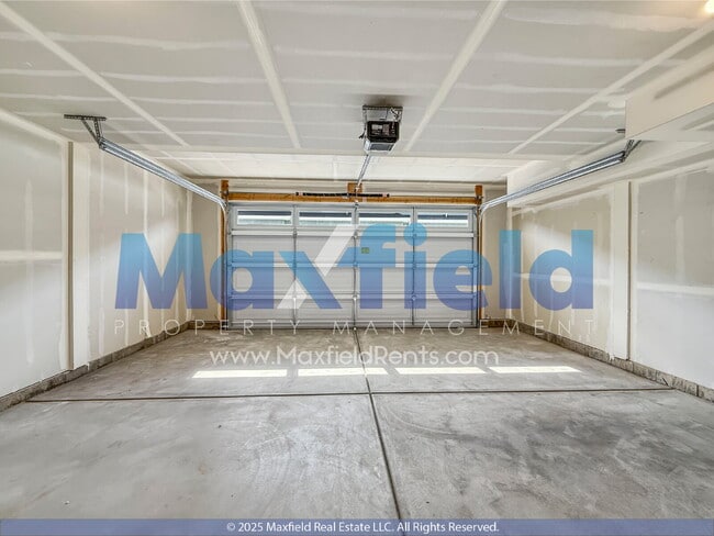 Building Photo - LEASE SPECIAL $100 OFF (First 3 Months) Town House 3BD 2.5BTH 2GAR - SPANISH FORK