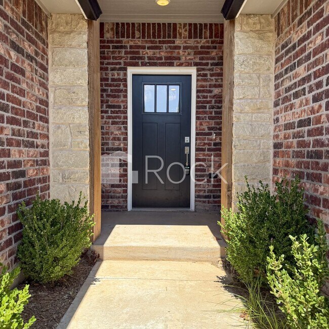 Building Photo - 1113 Magnolia Dr