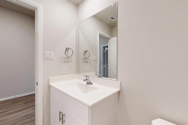 Building Photo - 409 Forsyth Dr