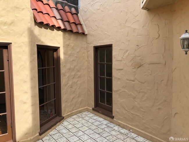 Building Photo - 1537 34th Ave