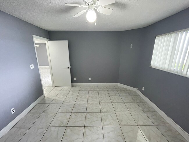 Building Photo - 3401 NW 44th St