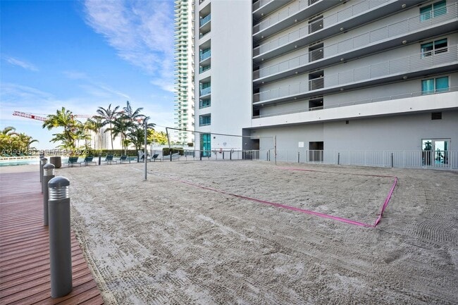 Building Photo - 888 Biscayne Blvd