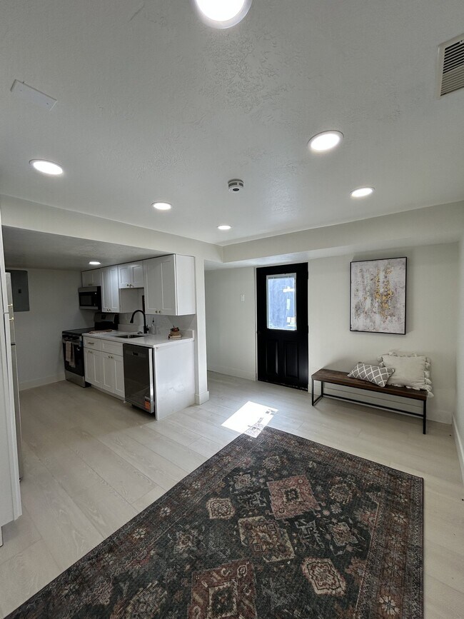Building Photo - 7408 S Ramanee Dr