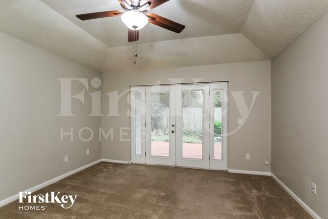Building Photo - 123 S Village Knoll Cir