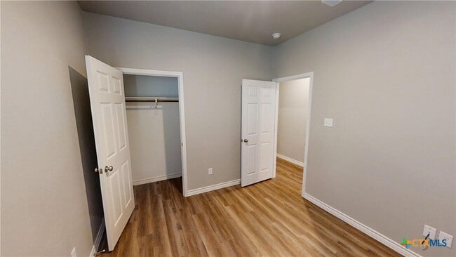 Building Photo - 2107 Wildewood Dr