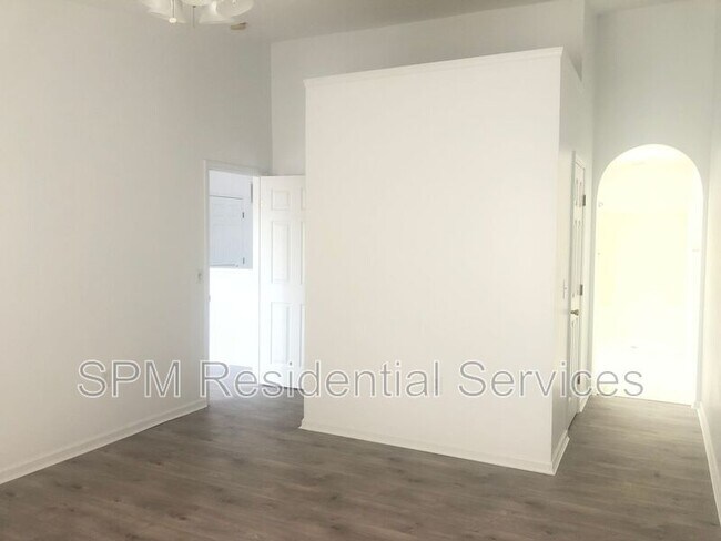 Building Photo - 4122 Breezewood Dr