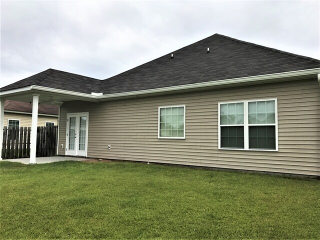 Building Photo - 122 Spring Lakes Dr