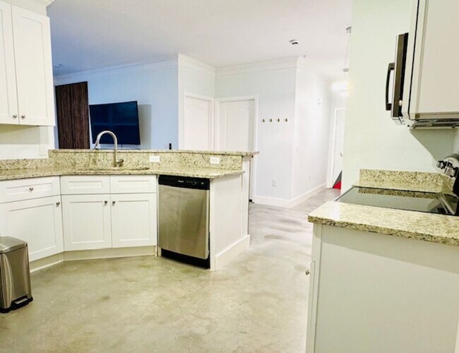 Building Photo - 8842 Villa View Cir