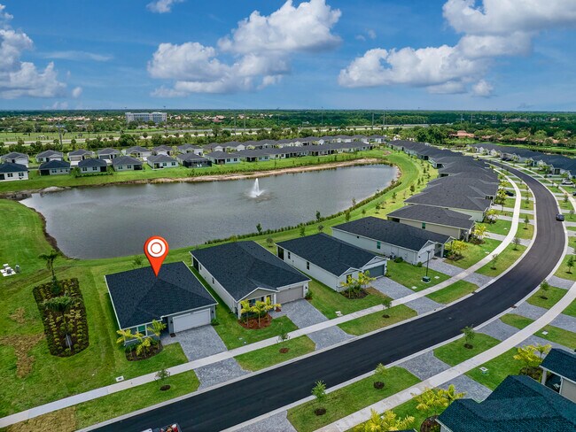 Building Photo - 8960 Dahlia Cir