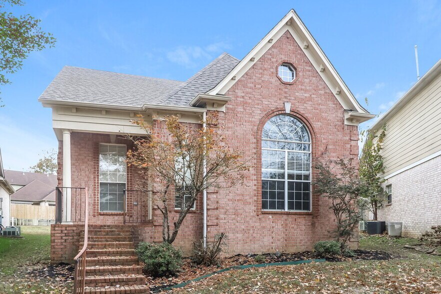 Building Photo - 8725 Rogers Park Ave