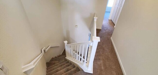 Building Photo - Modern Townhome in Prime San Mateo Location