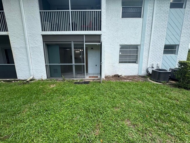 Building Photo - 2750 Forest Hills Blvd