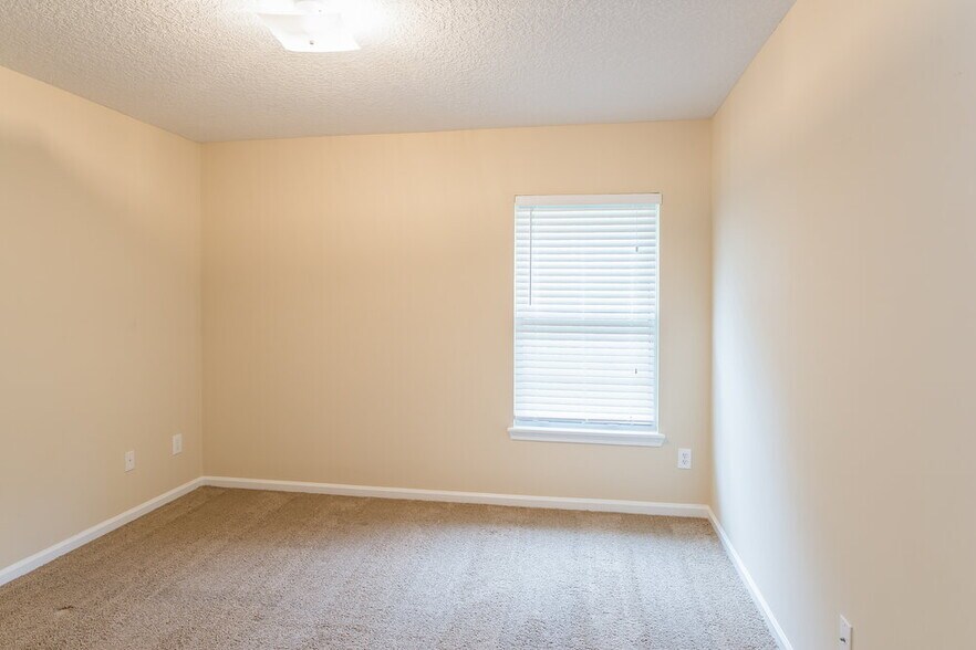 Building Photo - 9225 Hawks Run Ln