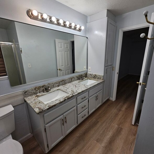 Building Photo - 2525 Travao Ln