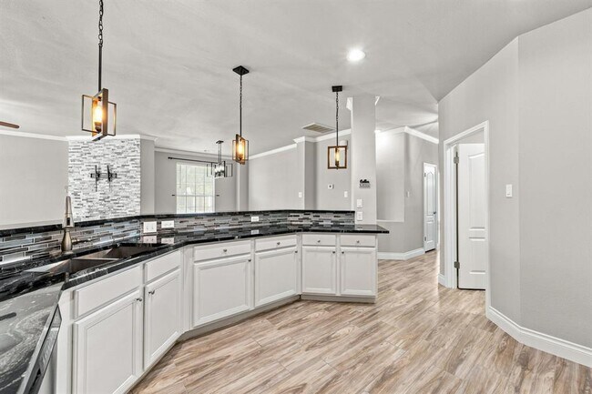Building Photo - 1600 Viki Lynn Ct
