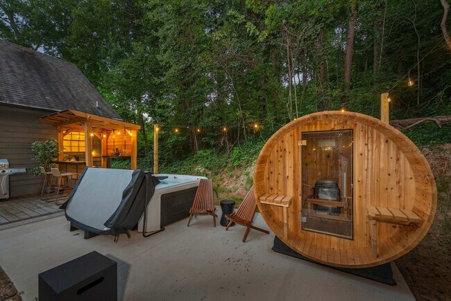 Building Photo - 41 Little Forest Dr