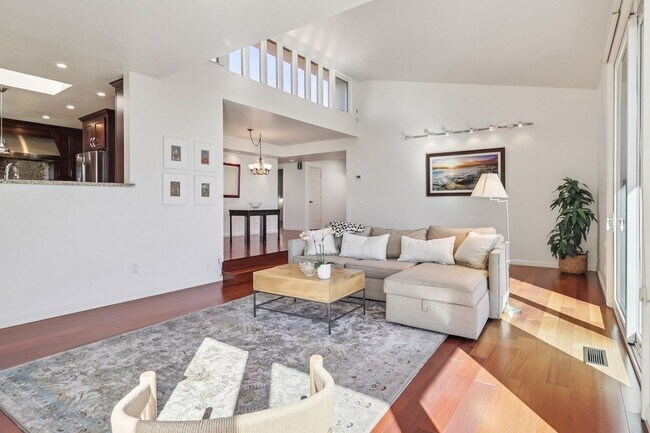 Building Photo - La Jolla Home with Ocean Views! Solar and AC