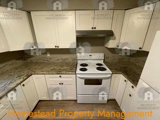 Building Photo - 661