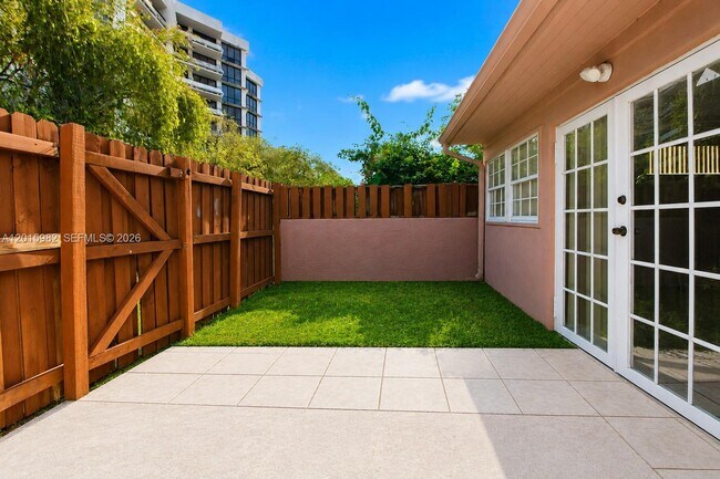 Building Photo - 6326 SW 139th Ct