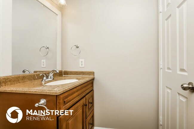 Building Photo - 836 Lavergne Ln