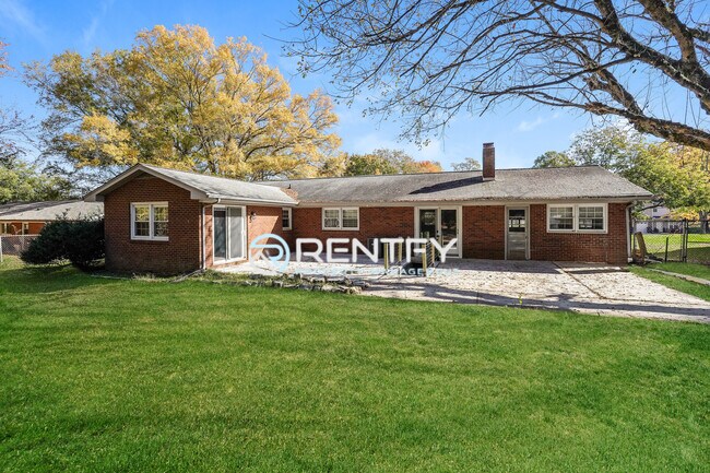 Building Photo - 260 Stewart Rd SE