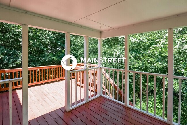 Building Photo - 3 Bedroom Pet-Friendly Home in Greensboro, NC with Main Street Renewal