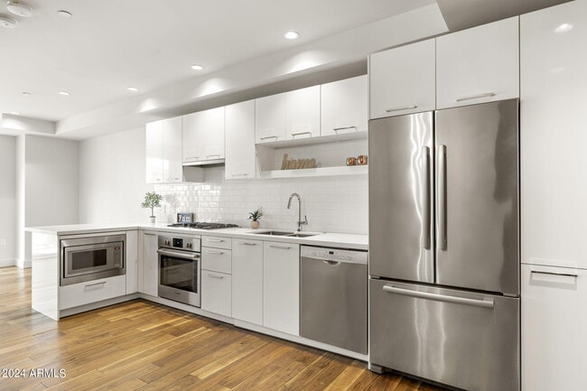 Building Photo - 4422 N 75th St