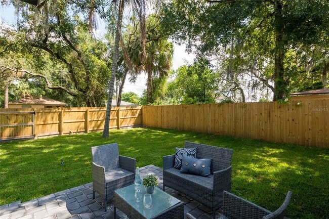 Back patio - 1918 E Shadowlawn Ave