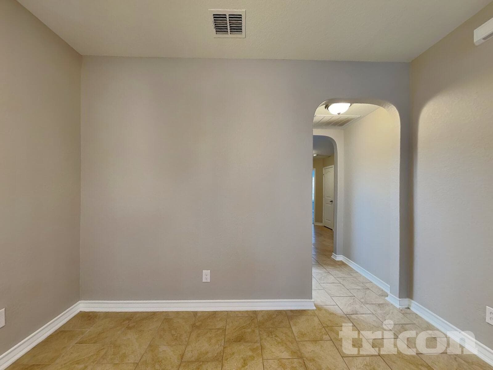 Building Photo - 1635 Tree Run