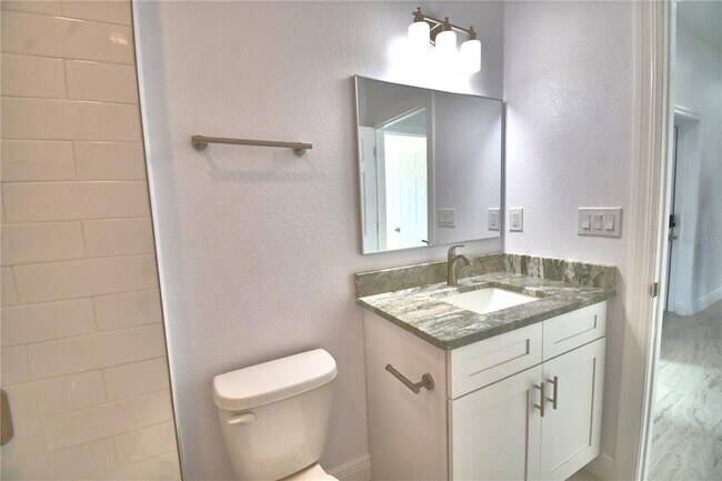 Building Photo - 7951 Sarasota Dr
