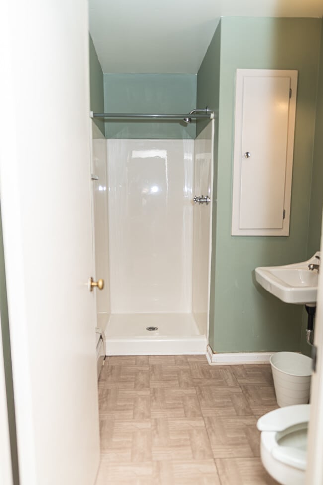 Building Photo - 116 N Union Ave