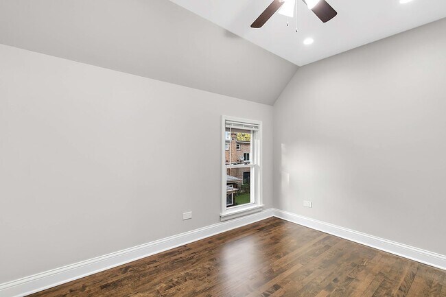 Building Photo - 1108 Des Plaines Ave