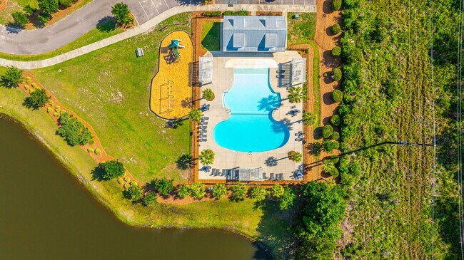 Building Photo - 201 Bigleaf Ct