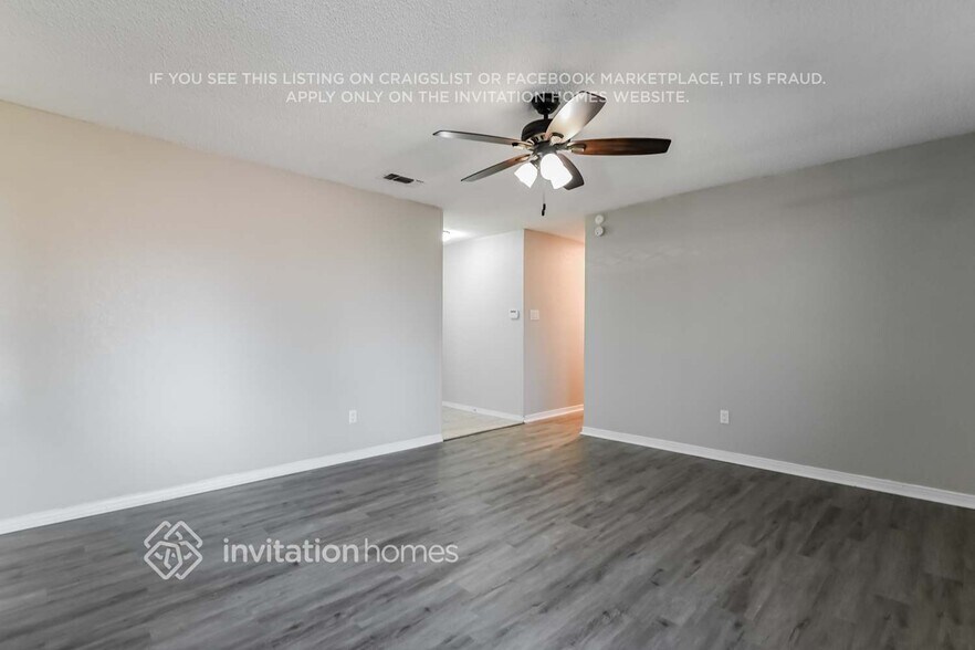 Building Photo - 203 Briar Creek Dr