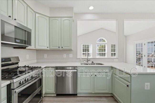 Building Photo - 42211 Marcy Way
