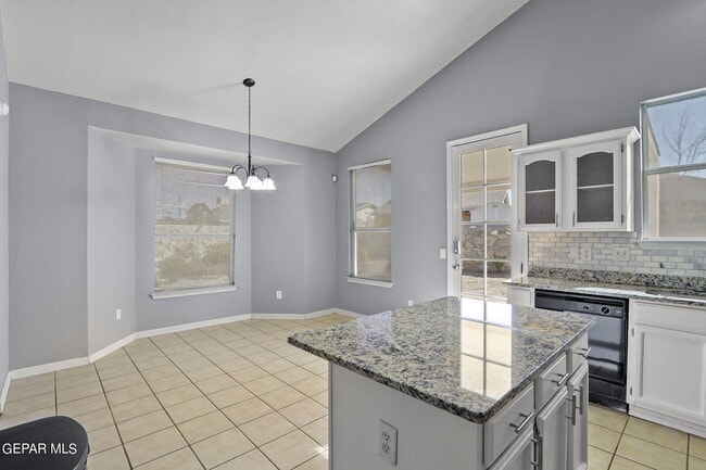 Building Photo - 12448 Tierra Madre Rd