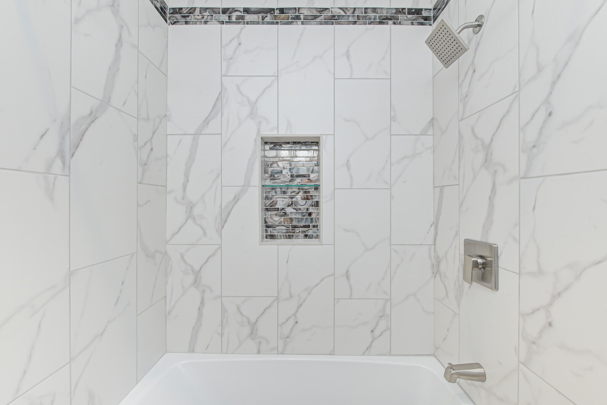 Beautiful tile work ion shower/tub - 2418 E 16th St