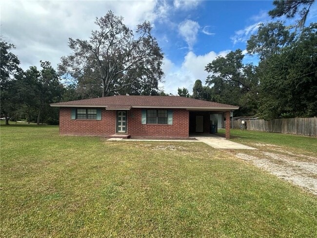 Primary Photo - 706 Crescent Cir